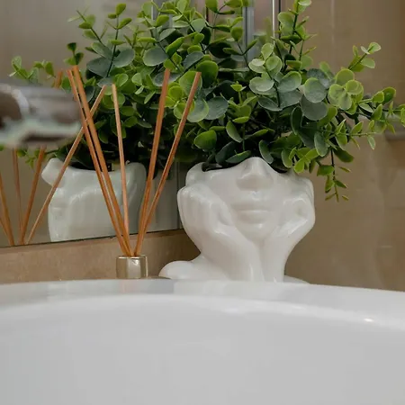 Cozy With Garage Access By Renters Appartement Wrocław