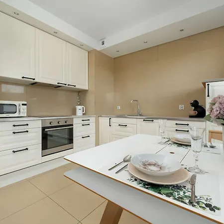 Cozy With Garage Access By Renters Appartement *