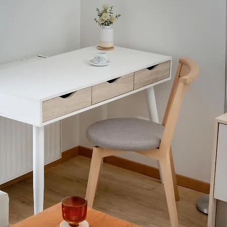 Cozy With Garage Access By Renters