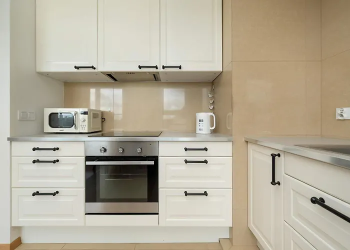 Cozy With Garage Access By Renters Apartment *